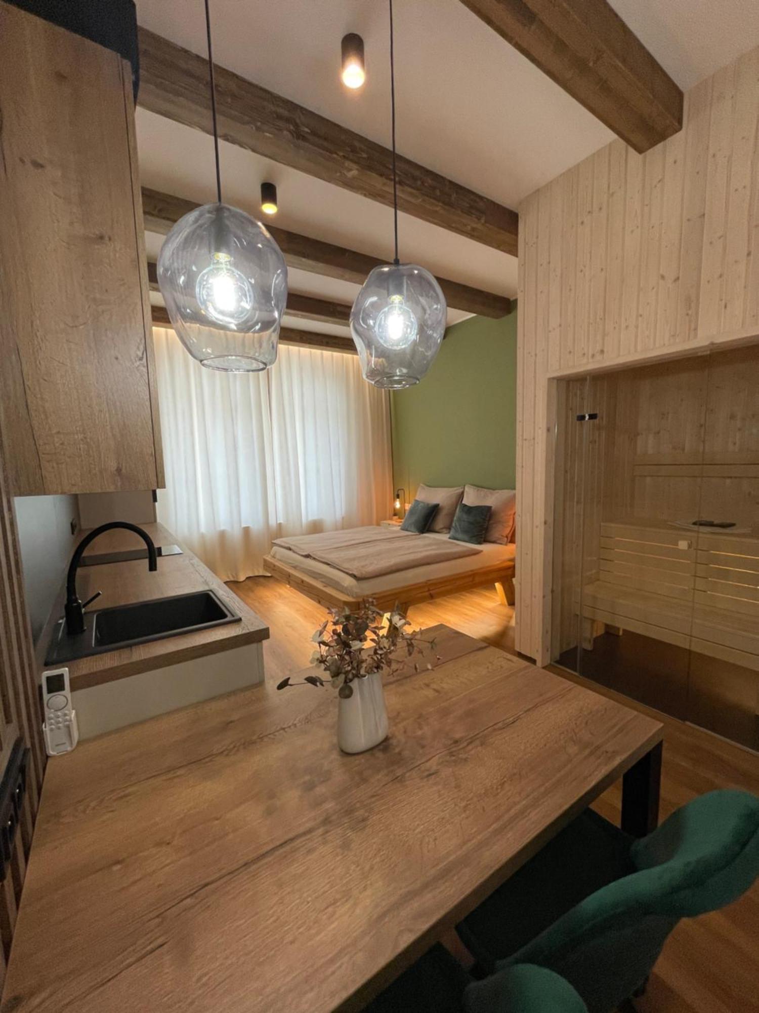 Golden Key Apartments Liberec Esterno foto
